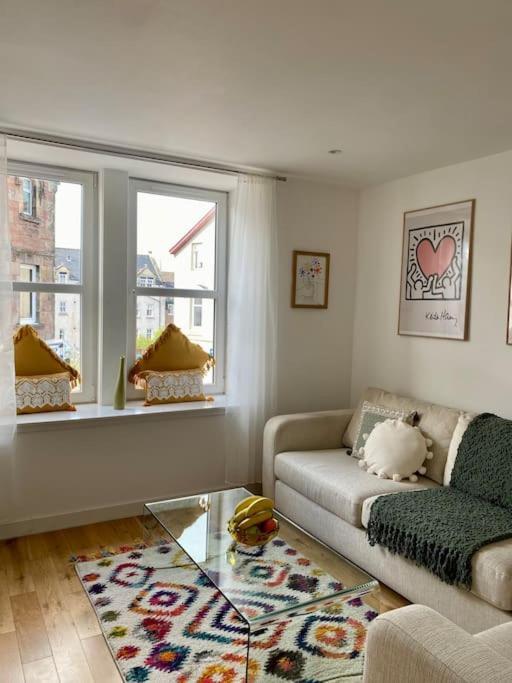 3-Bedroom Flat In The City Centre Next To The River Ness Инвернесс Экстерьер фото