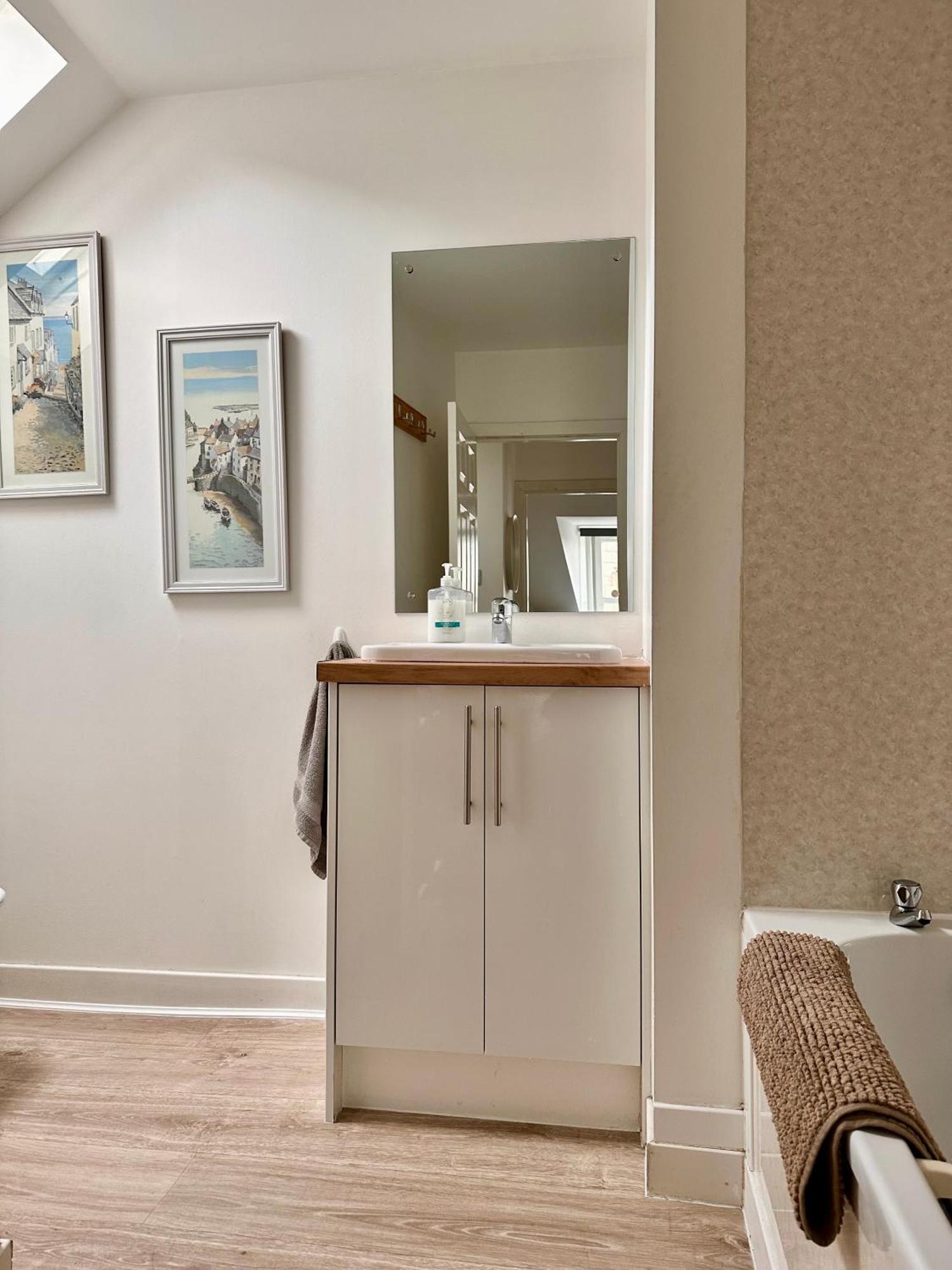 3-Bedroom Flat In The City Centre Next To The River Ness Инвернесс Экстерьер фото
